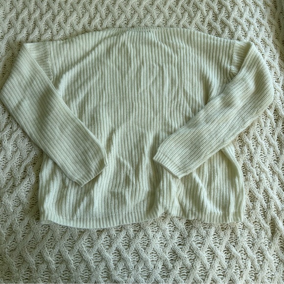 White striped sweater - Picture 3 of 4
